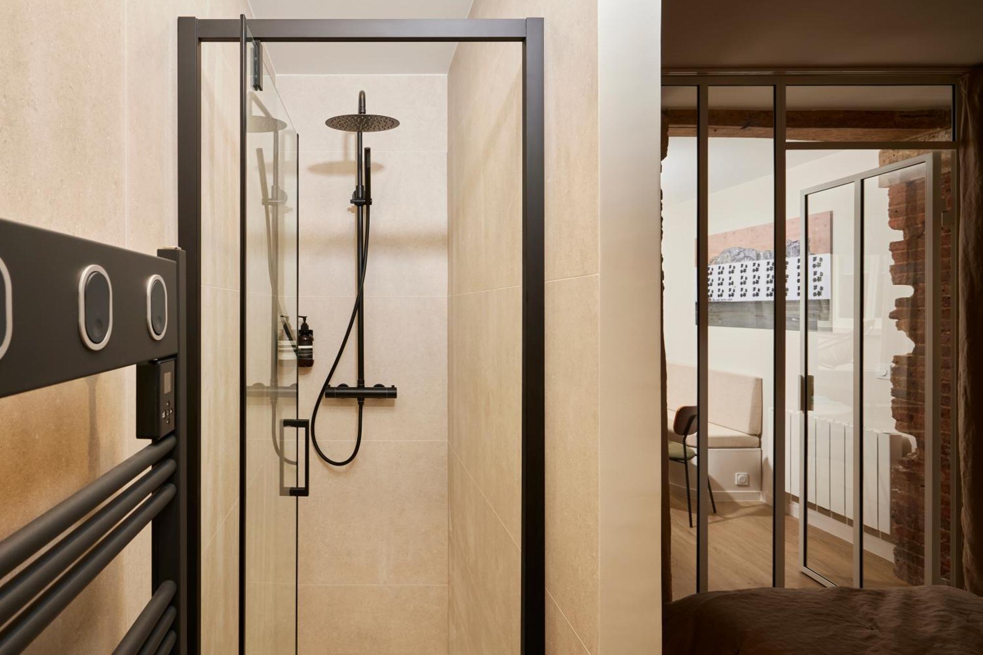 Stylish 2Br & 2Ba With Private Terrace Daire Paris Dış mekan fotoğraf